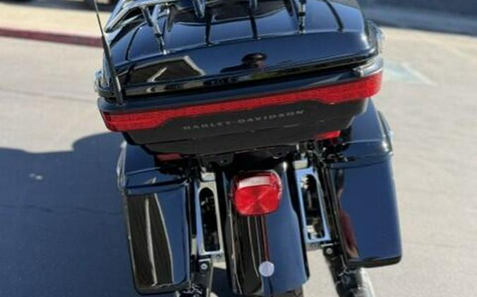 2023 Harley-Davidson Ultra Limited Vivid Black - Black Finish