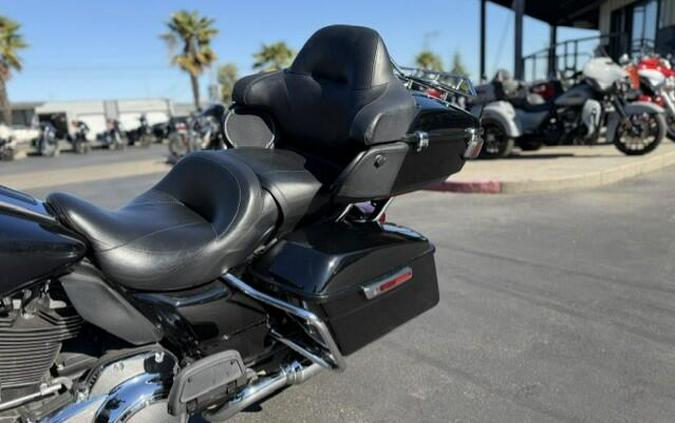 2023 Harley-Davidson Ultra Limited Vivid Black - Black Finish