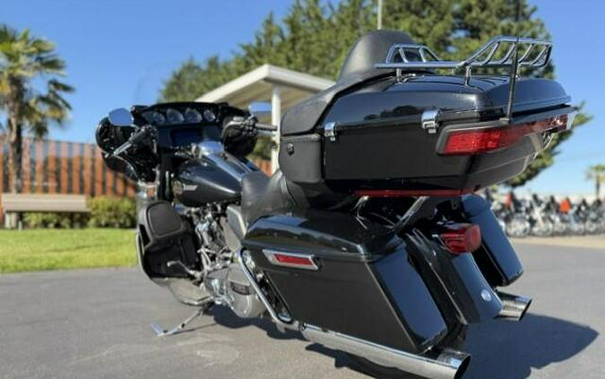2023 Harley-Davidson Ultra Limited Vivid Black - Black Finish