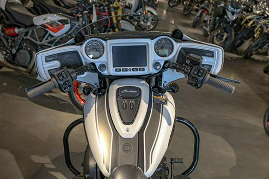 2024 Indian Motorcycle Chieftain® Dark Horse® with PowerBand Audio Package