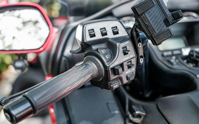 2015 Honda Gold Wing Audio / Comfort