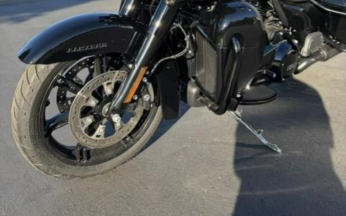 2023 Harley-Davidson Ultra Limited Vivid Black - Black Finish