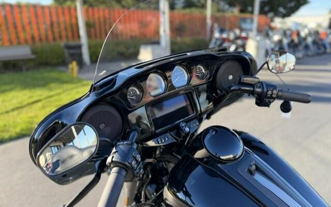 2023 Harley-Davidson Ultra Limited Vivid Black - Black Finish