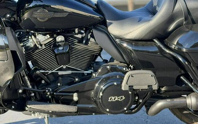 2023 Harley-Davidson Ultra Limited Vivid Black - Black Finish