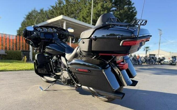 2023 Harley-Davidson Ultra Limited Vivid Black - Black Finish
