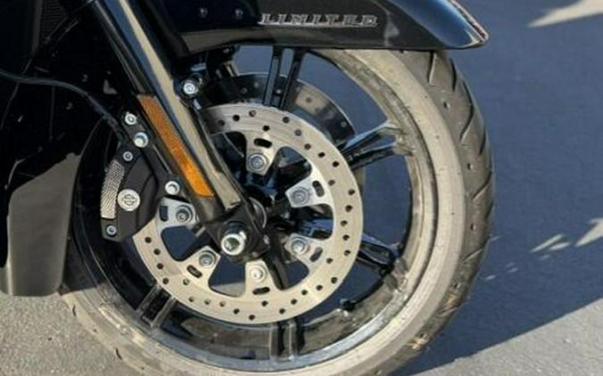 2023 Harley-Davidson Ultra Limited Vivid Black - Black Finish