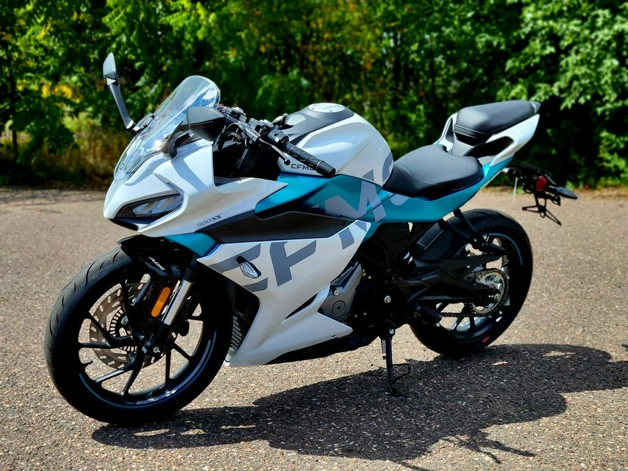 2022 CFMoto 300SS