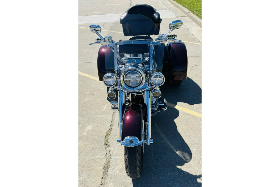 2005 Harley-Davidson® FLHRCI ROAD KING CLASSIC/FBI TRIKE