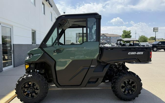 2026 Can-Am Defender DPS CAB