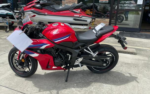 2026 Honda CBR650R E-Clutch