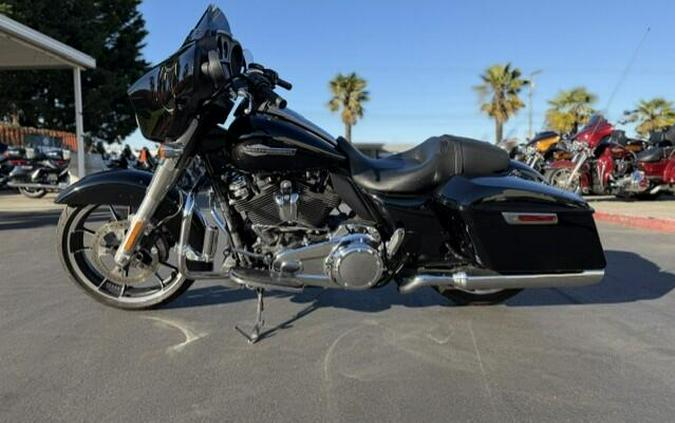 2022 Harley-Davidson Street Glide Vivid Black