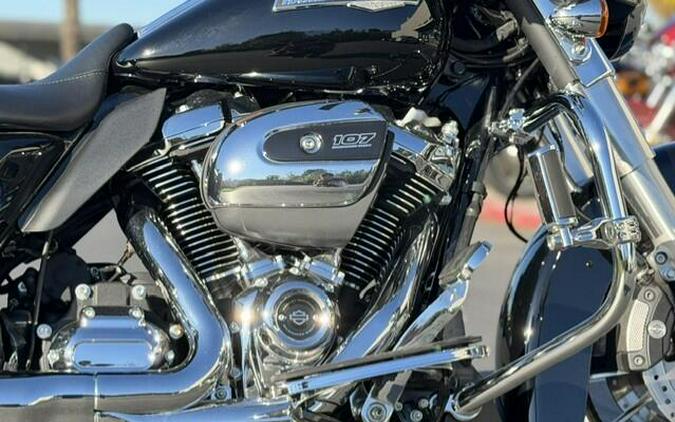 2022 Harley-Davidson Street Glide Vivid Black