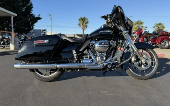 2022 Harley-Davidson Street Glide Vivid Black