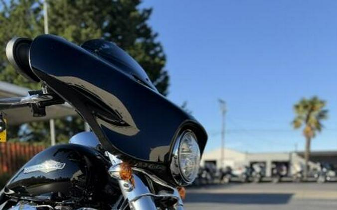 2022 Harley-Davidson Street Glide Vivid Black