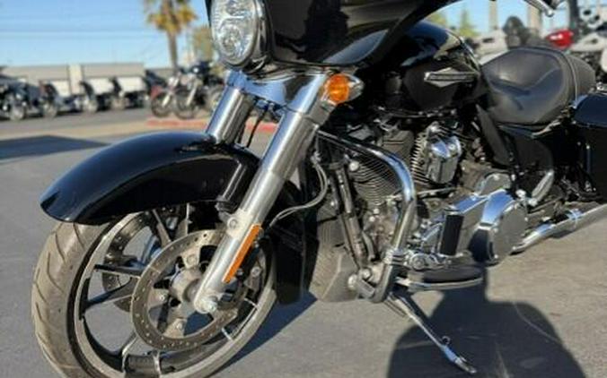 2022 Harley-Davidson Street Glide Vivid Black