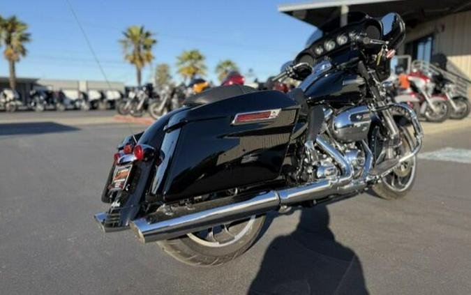2022 Harley-Davidson Street Glide Vivid Black
