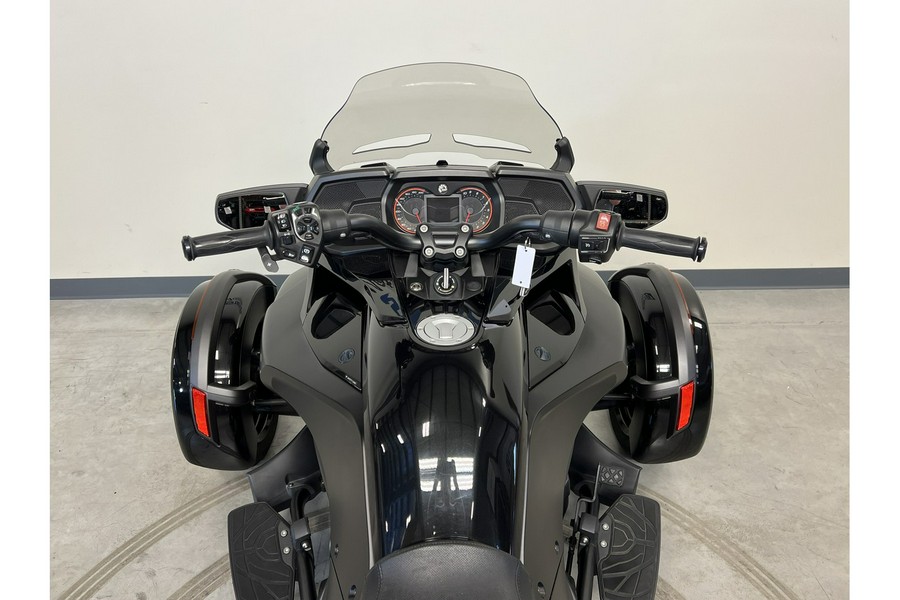 2016 Can-Am Spyder F3 Limited Special Series SE6