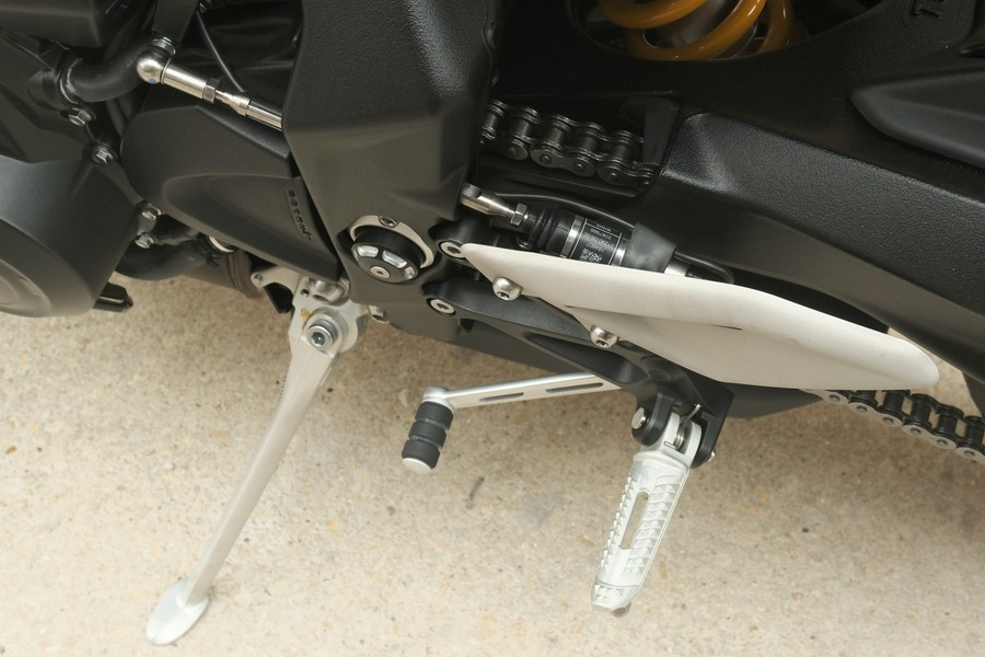 2025 Triumph Street Triple 765 RS