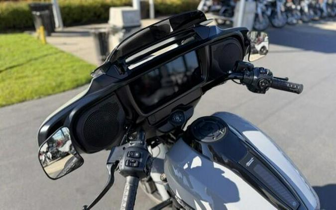 2025 Harley-Davidson Street Glide Billiard Gray - Black Finish