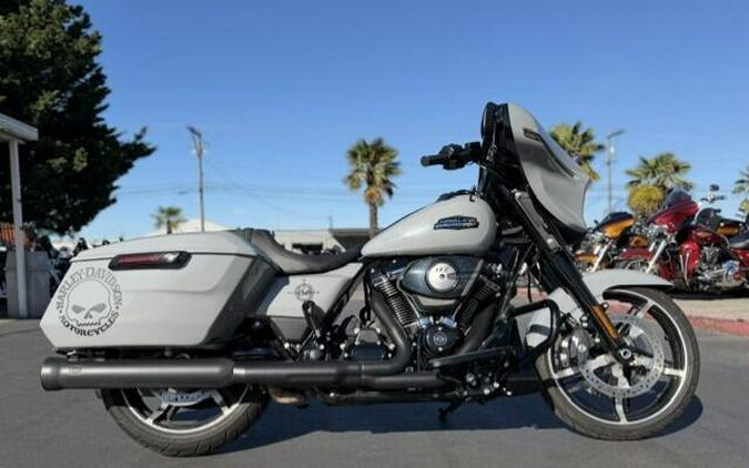 2025 Harley-Davidson Street Glide Billiard Gray - Black Finish