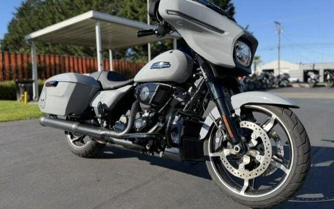 2025 Harley-Davidson Street Glide Billiard Gray - Black Finish