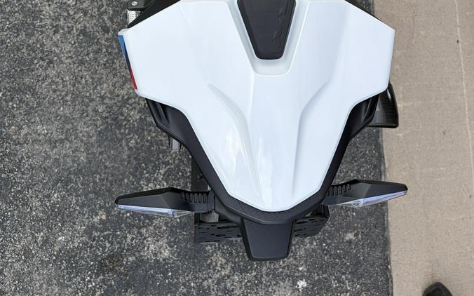 2025 BMW S1000