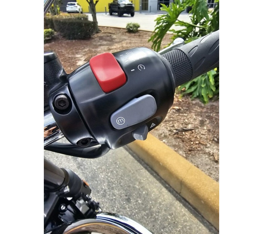 2023 Triumph Bonneville T120 Chrome Edition Meriden Blue