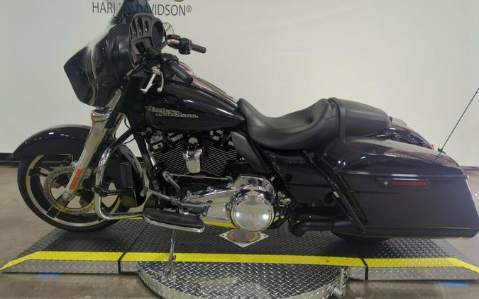 2019 Harley-Davidson® Street Glide® Midnight Blue