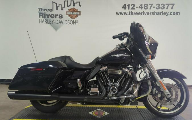 2019 Harley-Davidson® Street Glide® Midnight Blue