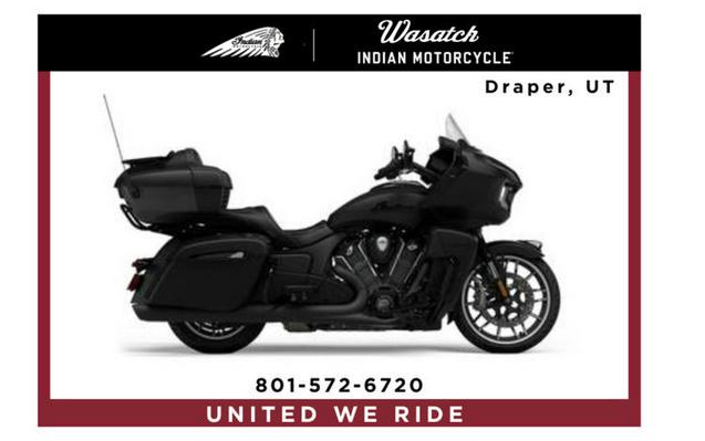 2024 Indian Motorcycle® Pursuit® Dark Horse® with PowerBand Audio Package Black Smoke