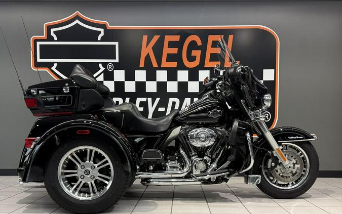 2010 Harley-Davidson® Tri Glide® Ultra Classic® Vivid Black