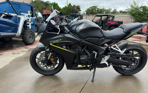 2026 Honda CBR650R E-Clutch