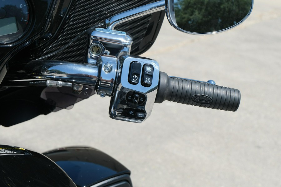 2025 INDIAN MOTORCYCLE ROADMASTER POWERPLUS LIMITED WITH 112 AND POWERBAND AUDIO PACKAGE