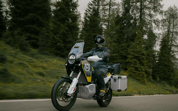 2025 Husqvarna Norden 901 Expedition