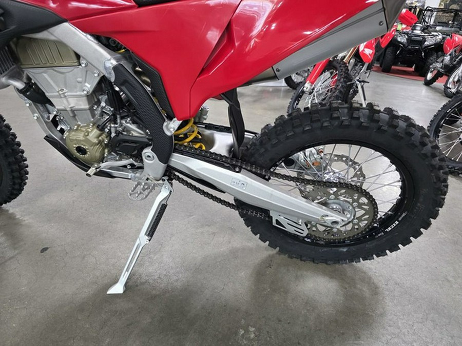 2026 Ducati Desmo450 EDX