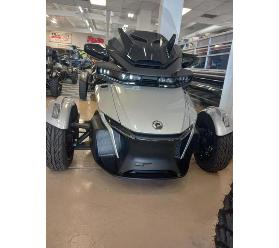 2024 Can-Am® Spyder RT Limited Dark Wheels