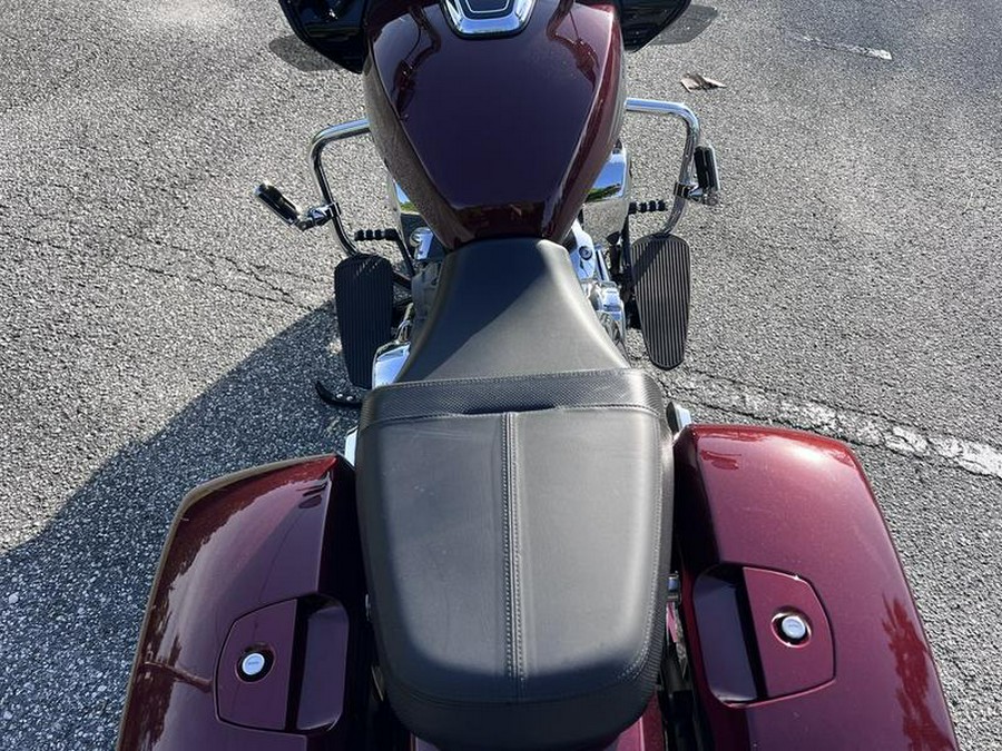 2022 Indian Motorcycle® Challenger® Limited Maroon Metallic