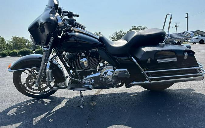 2011 Harley-Davidson® FLHTC - Electra Glide® Classic