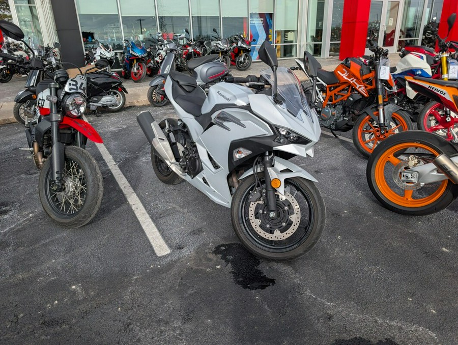 2025 Kawasaki Ninja 500 ABS