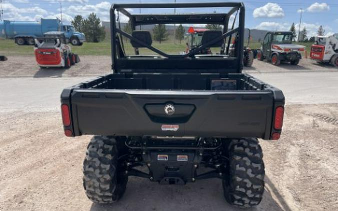 2025 Can-Am Defender DPS HD9