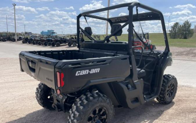 2025 Can-Am Defender DPS HD9