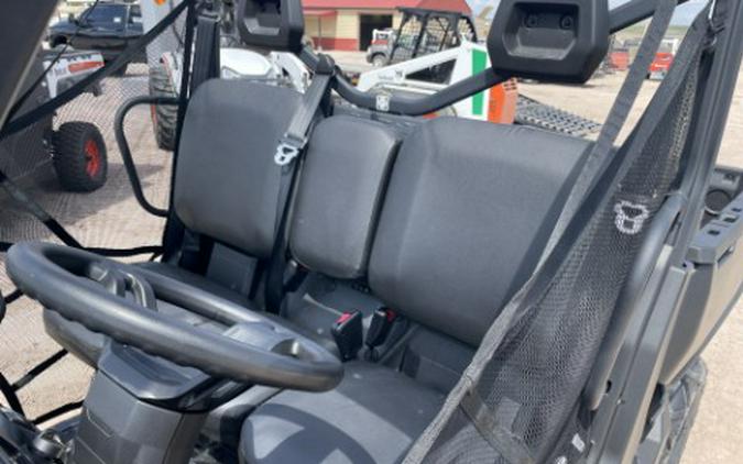 2025 Can-Am Defender DPS HD9