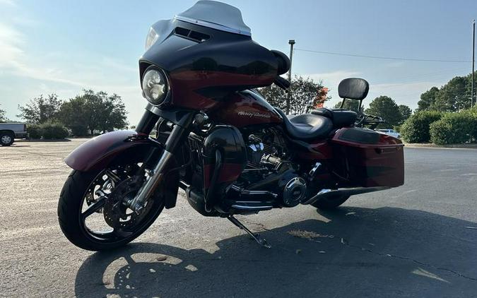 2017 Harley-Davidson® FLHXSE - CVO™ Street Glide®