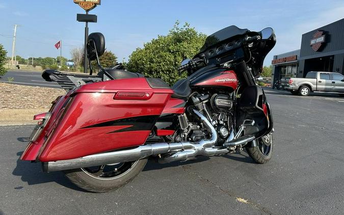 2017 Harley-Davidson® FLHXSE - CVO™ Street Glide®