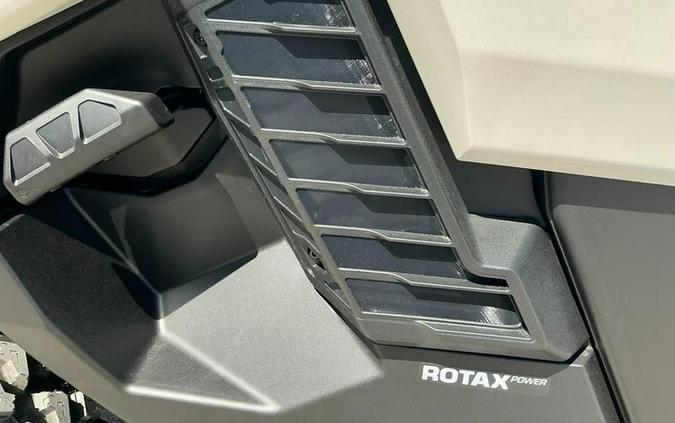 2026 Can-Am® Defender MAX Limited HD11