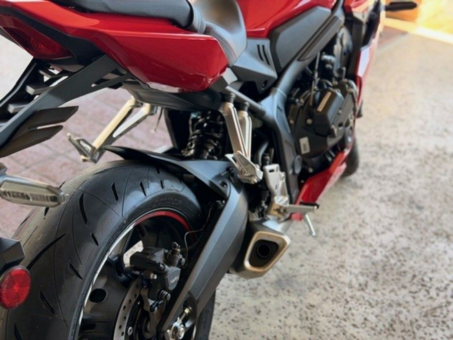 2026 Honda CBR650R E-Clutch