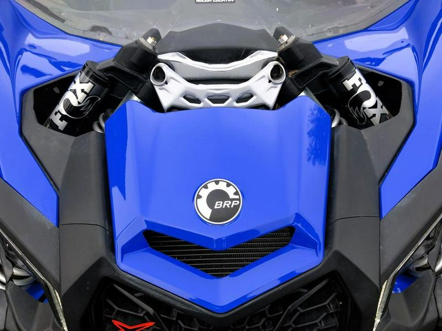 2020 Can-Am® Maverick™ X3 MAX X™ rs Turbo RR Hyper Silver, Intense Blue & Manta Green