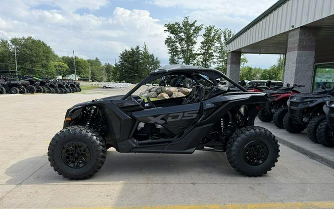 2026 Can-Am Maverick X3 X Ds Turbo RR Triple Black_4.5 In