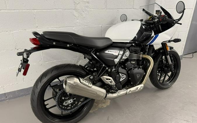2026 Triumph Thruxton 400