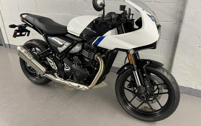 2026 Triumph Thruxton 400